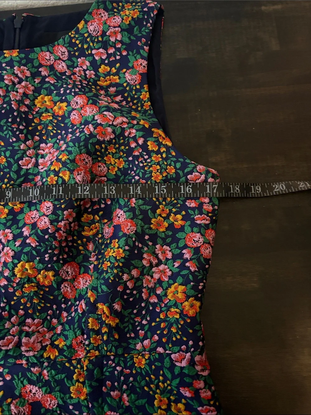 J. Crew features office